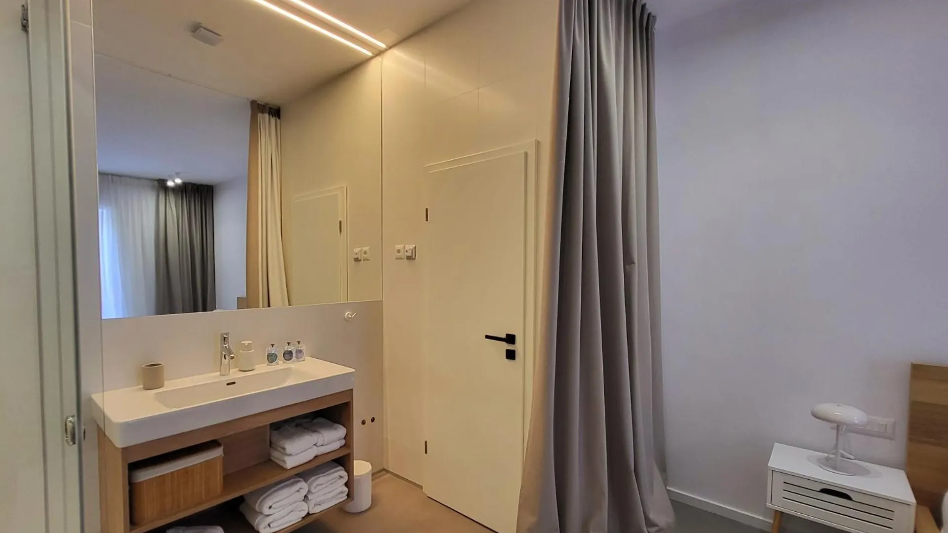 Firefly Luxury Apartment With Private Whirlpool Zadar